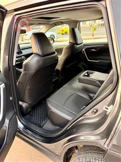 تۆیۆتا ڕاڤ 4